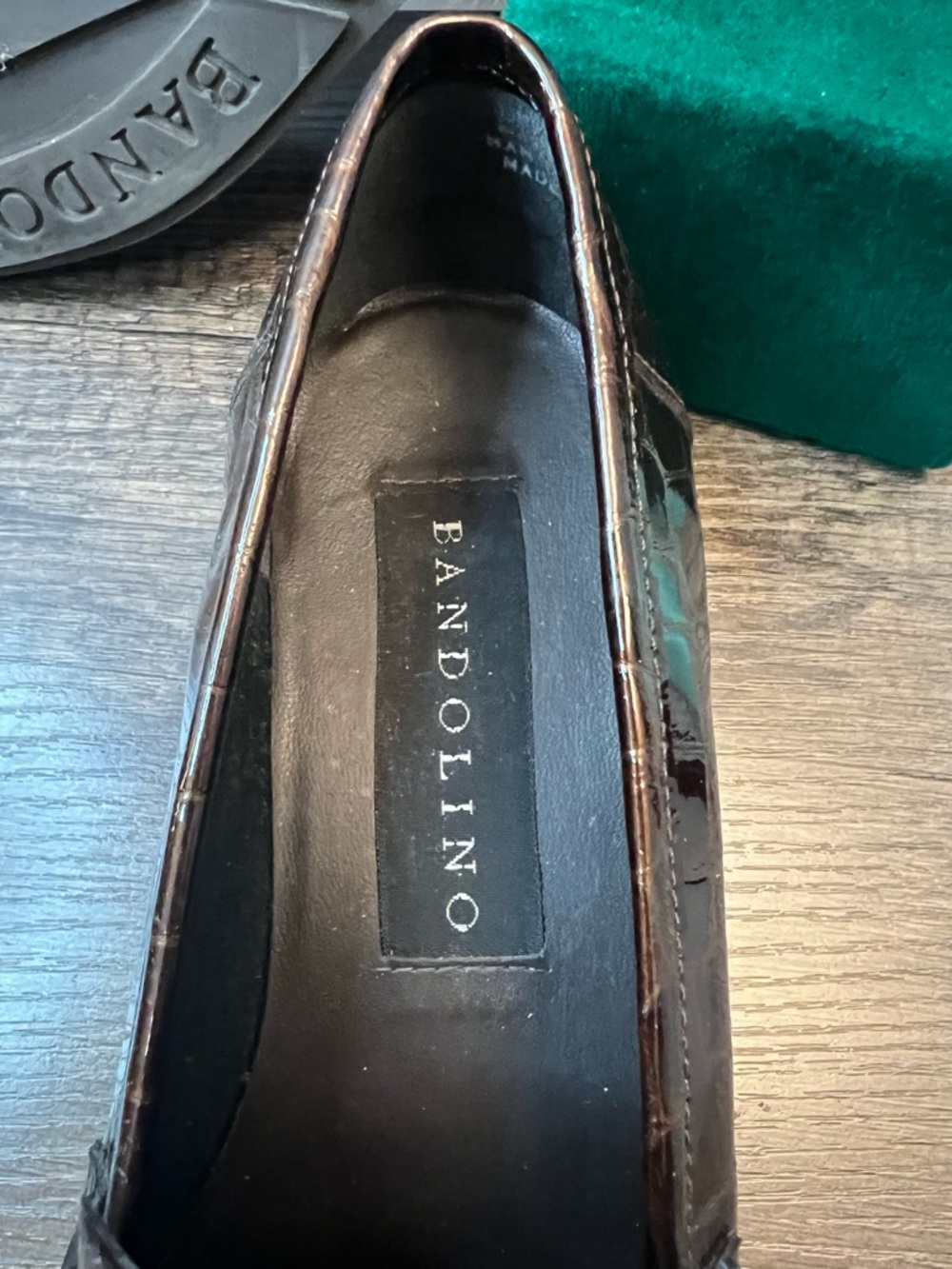 Bandolino Brown Croc-Embossed Patent Leather Loafers Sz 7 EUC - Picture 4 of 7